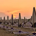 Seafront Luminous Flat In Bibione-beahost * ビビオーネ